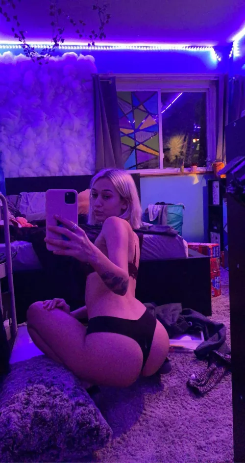 React if you my ass is big ?