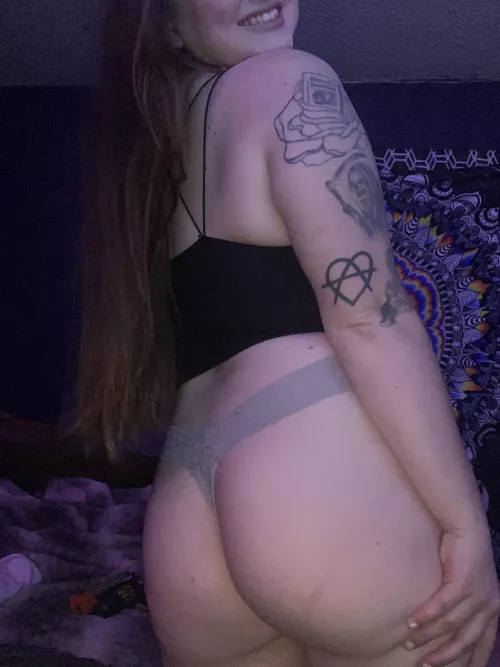 React if you’d fuck me 🥺