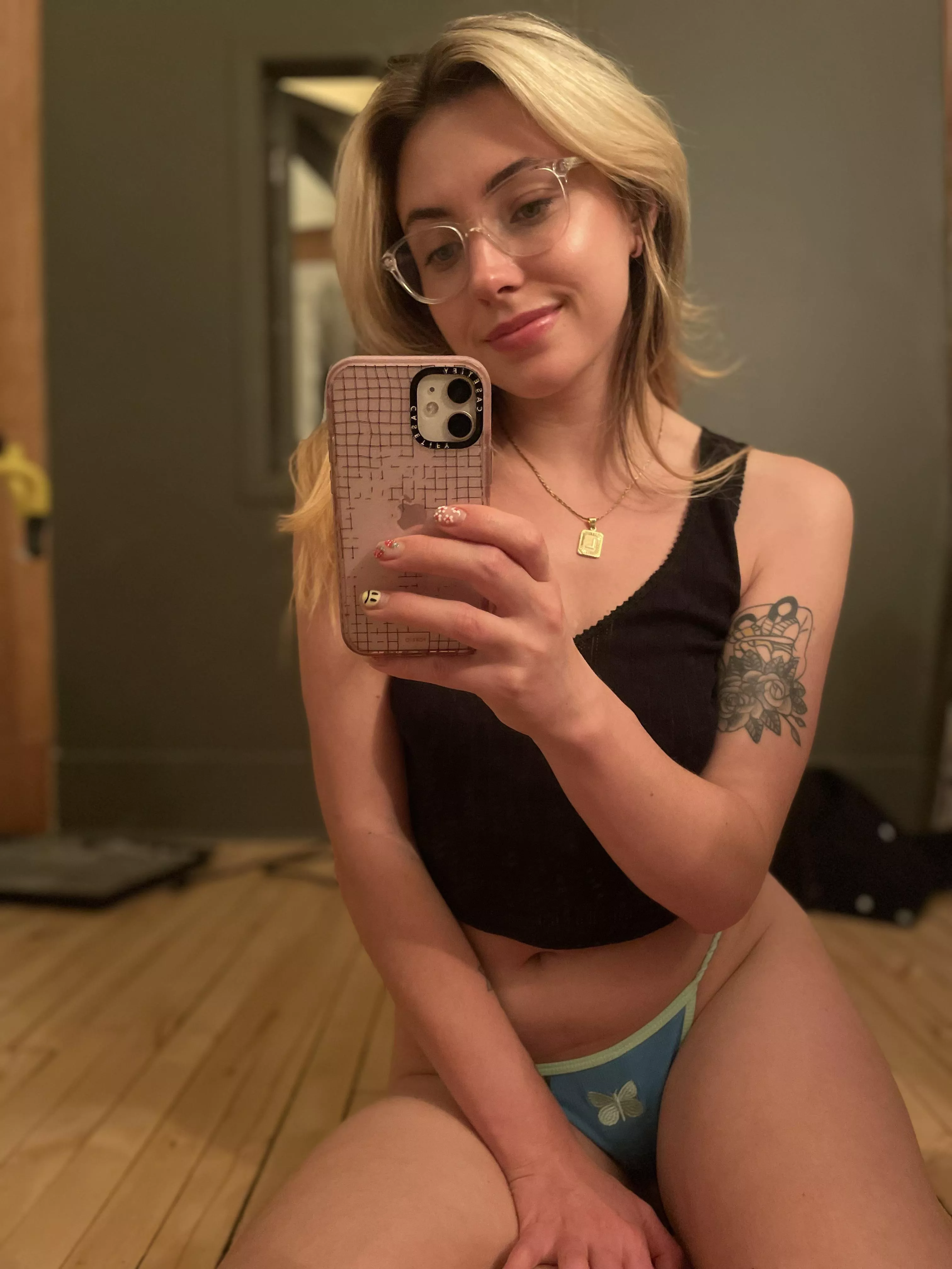 Ready for a pants-free weekend (F) Ready for a pants-free weekend (F)