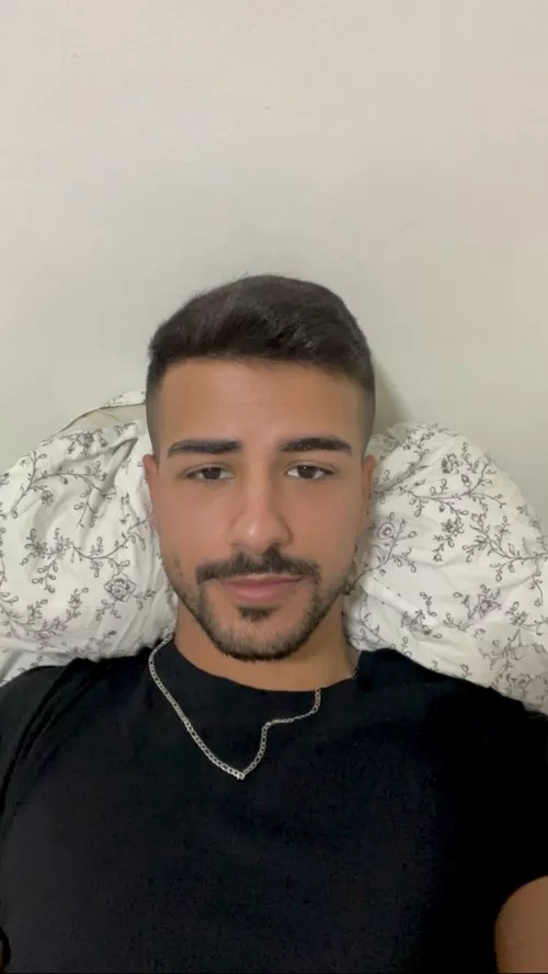 Ready for work 🧔🏻‍♂️. Can you guess where?