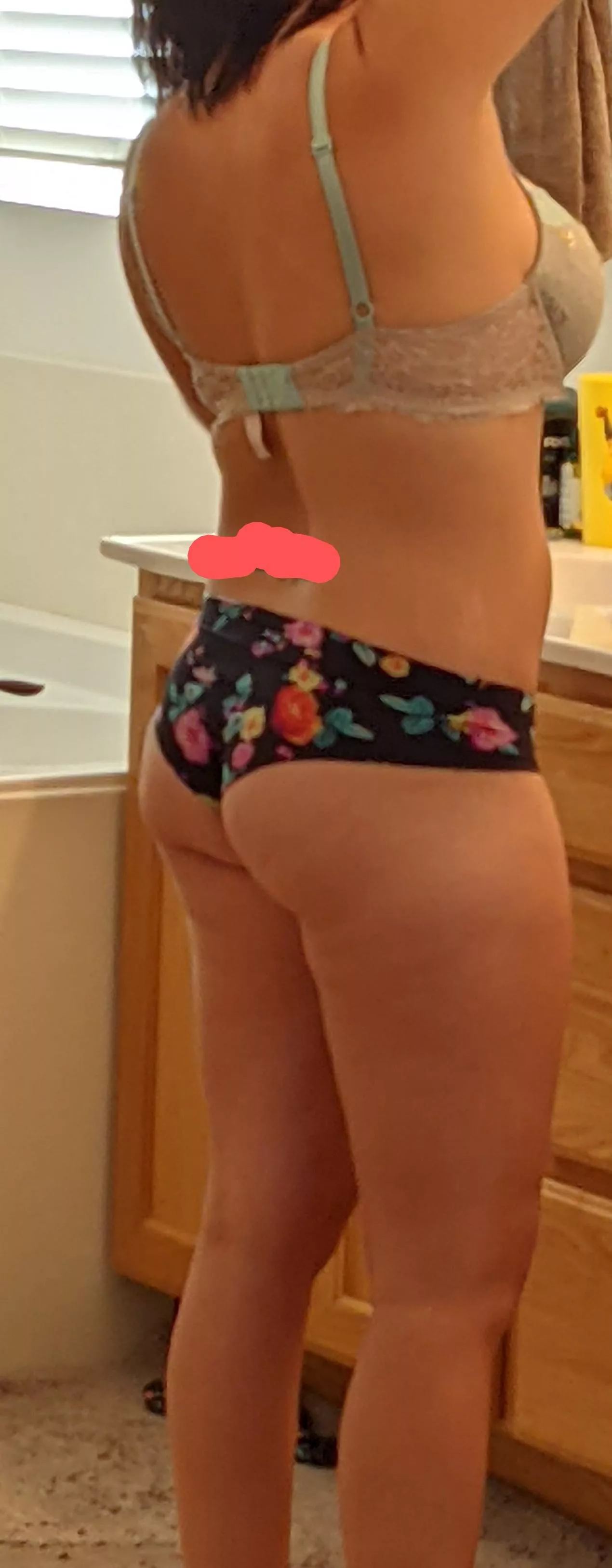 Ready to be destroyed, who can take care of her Ready to be destroyed, who can take care of her