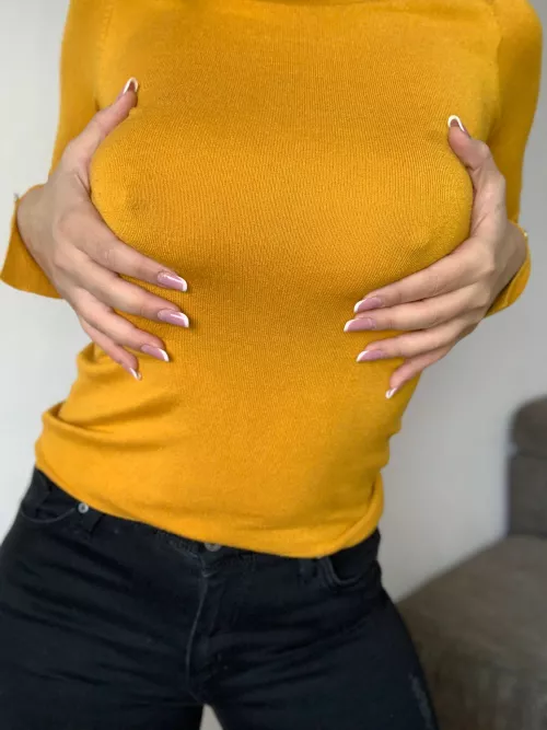 Ready to go buy some bread.. i forgot to wear a bra .. is ok like this ?