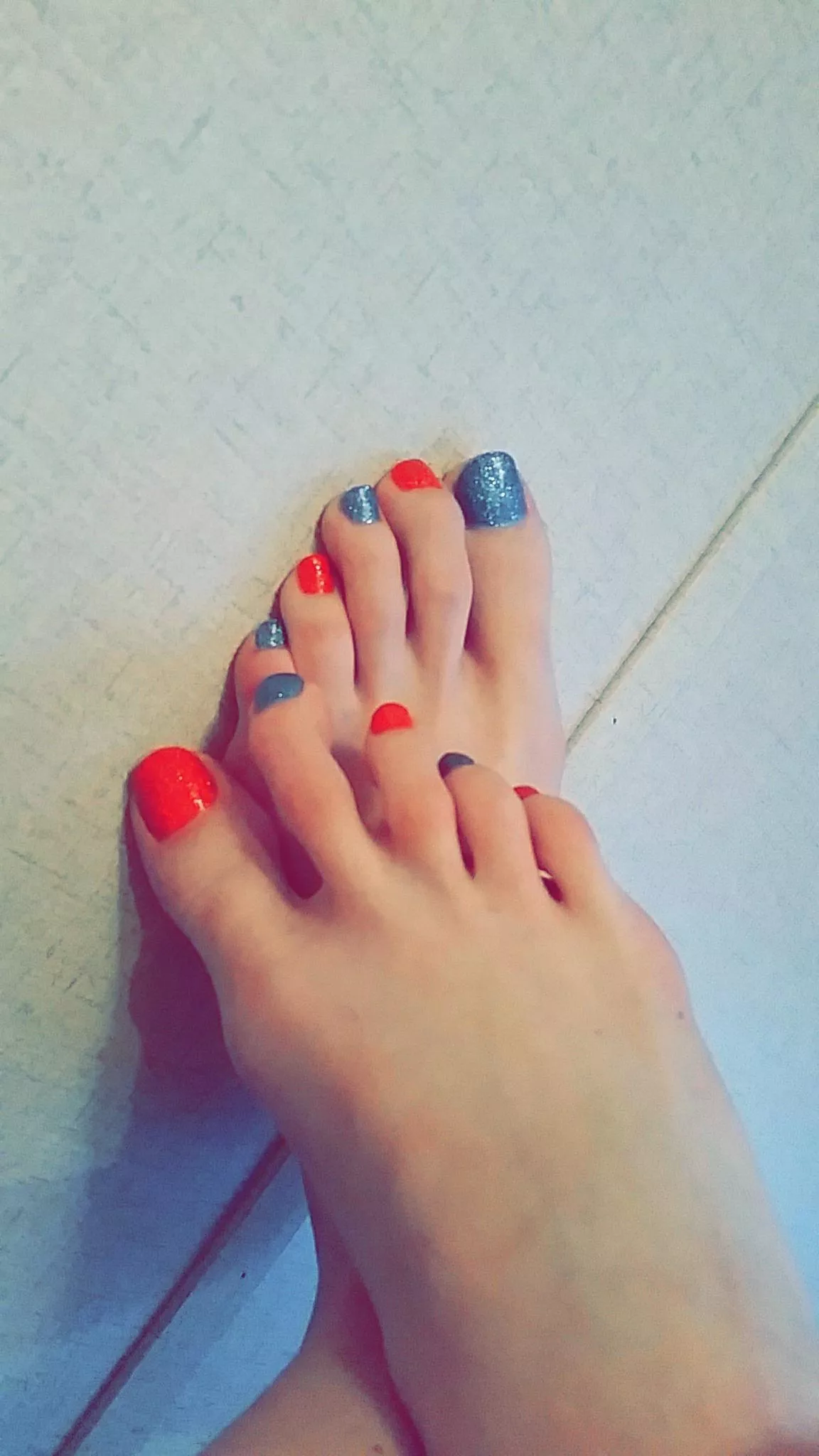 🥺🥰😚 𖤐 Realii Wunna Earn Sum Warm Thicc Cum With Ma Lil Feetsiiieezz... Ta Feel N' See It So Yummii N' Stringii While Wigglin Each Load Btween Ma Toeeziiieez... It Getz Me All Bashfuuul Blushii N' GigglLii 𖤐 🥵😝🤤