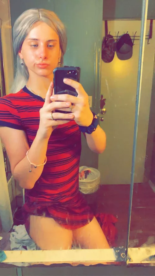 Really want to try makeup and have my nails done 🥰😚 Really want to try makeup and have my nails done 🥰😚