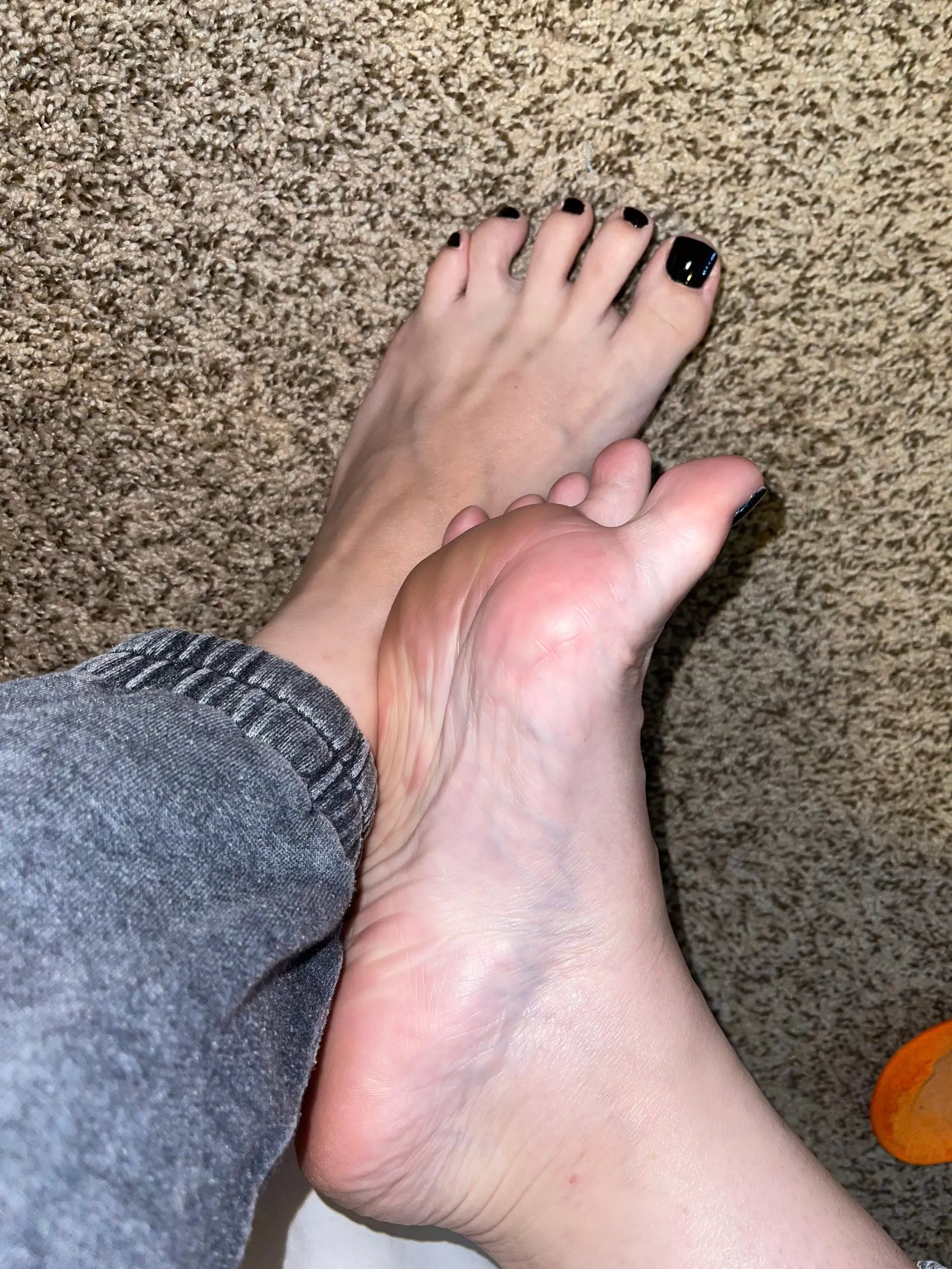 Really wish someone could lick the wrinkles on my soles right now π€€ Really wish someone could lick the wrinkles on my soles right now π€€