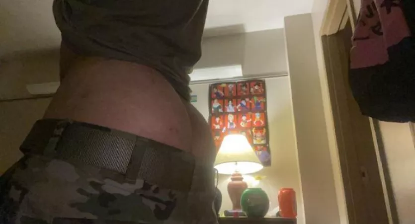 Really wish someone would come eat my hot army hole Really wish someone would come eat my hot army hole