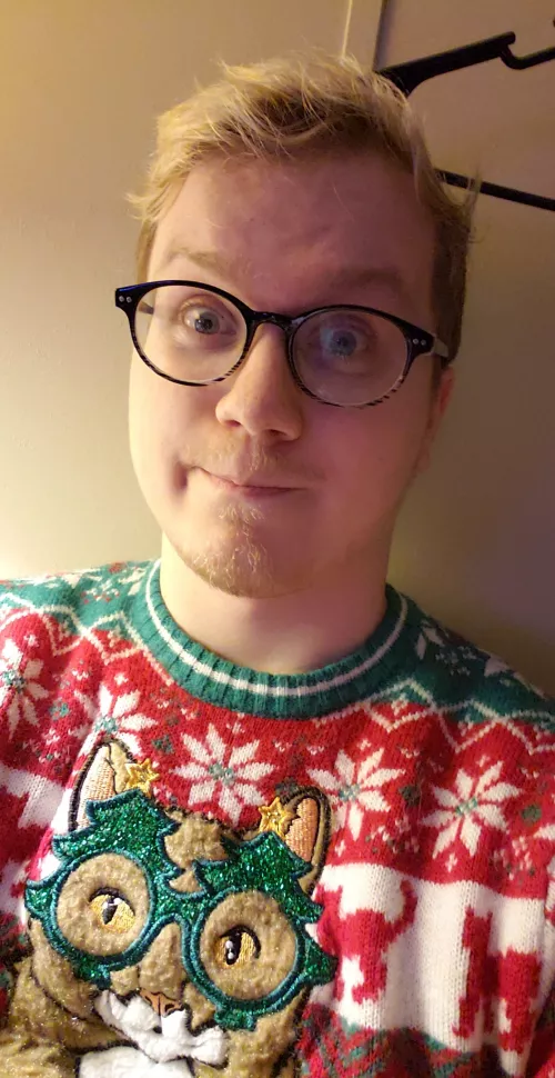 Recently single again. Would love new gaming/MTG friends. Don't be afraid to say hi~