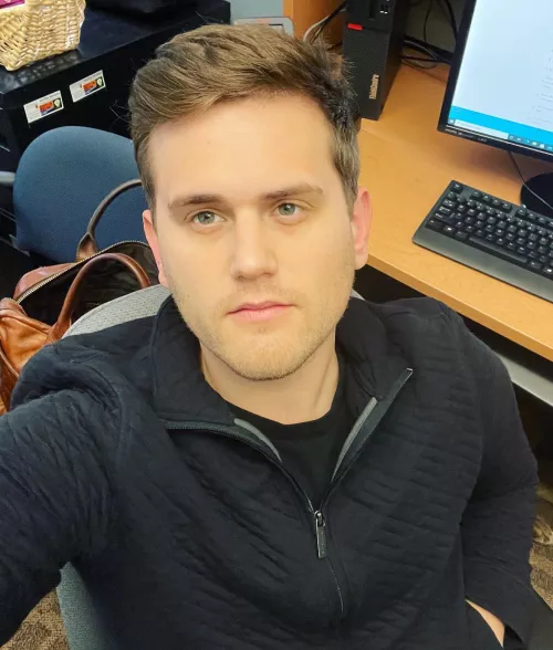 Recently single, it’s time to throw myself back out there. (28/Toronto) Recently single, it’s time to throw myself back out there. (28/Toronto)