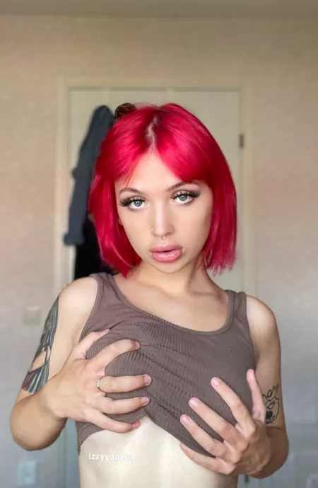 Red hair is making an appearance π /Izzy