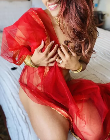 Red is my color β₯οΈ (f)