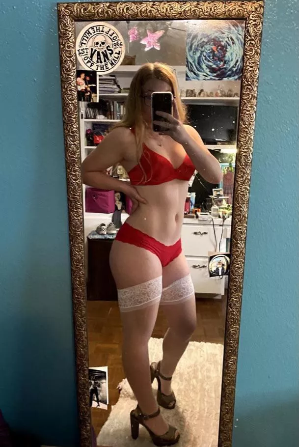 red is my fav color ❤️ (f)