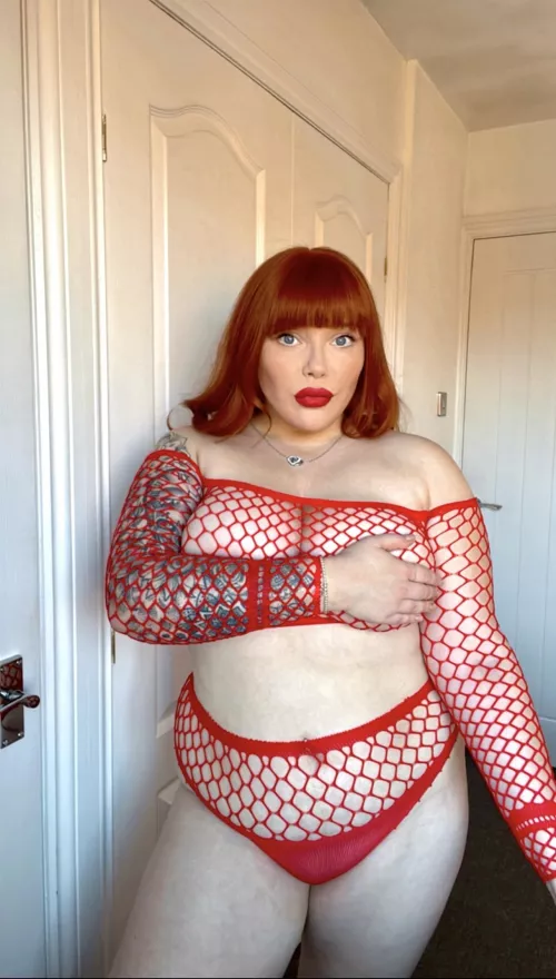 Red lingerie and lipstick is my go to ❤️ see link in comments x