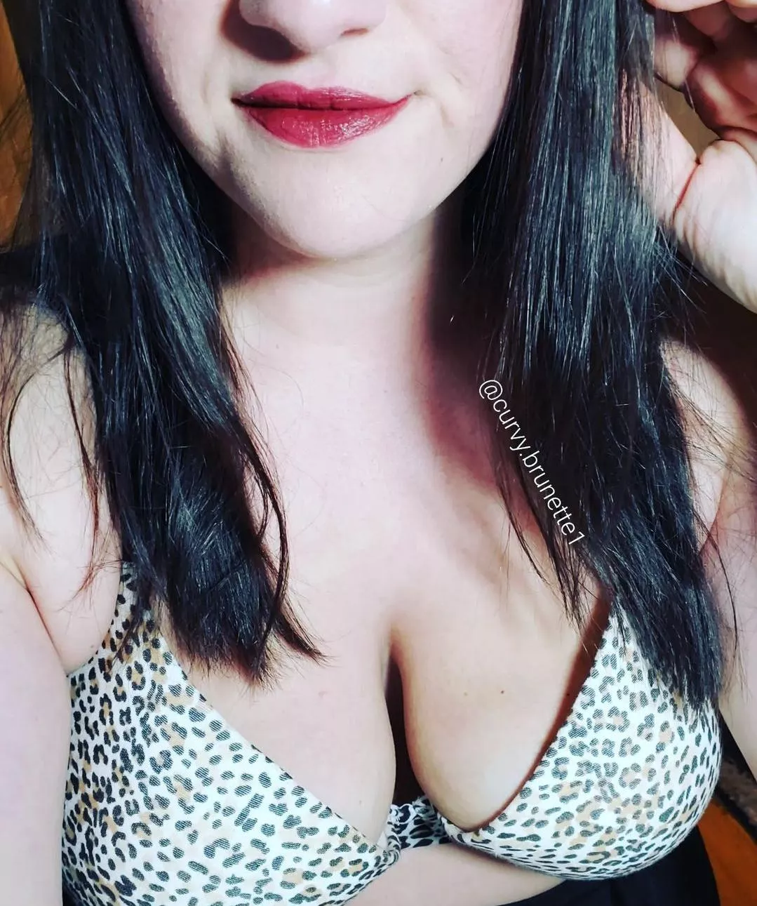 Red lipsticks deserves to be left on a cock! Red lipsticks deserves to be left on a cock!