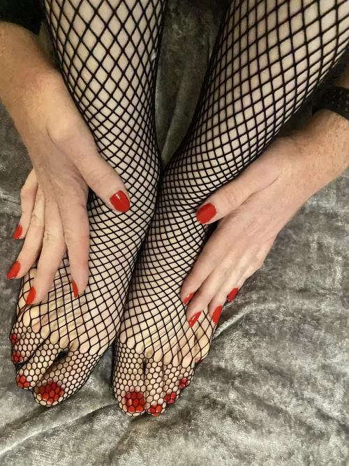 Red making my toes pop Red making my toes pop