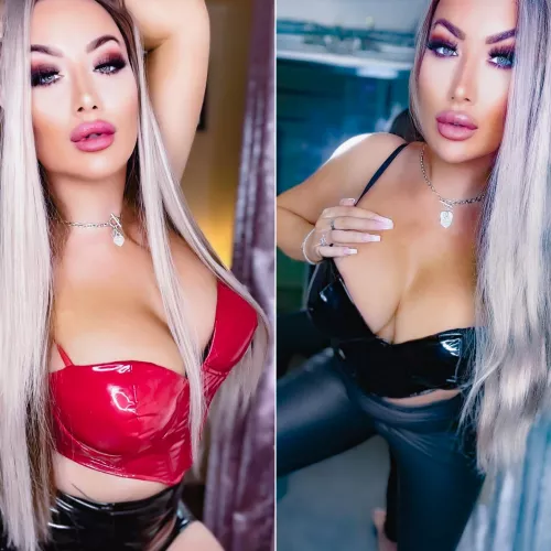 Red or black? ❤️🖤❤️🖤