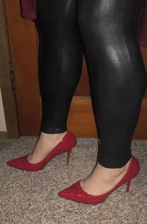 Red pumps for today. ๐