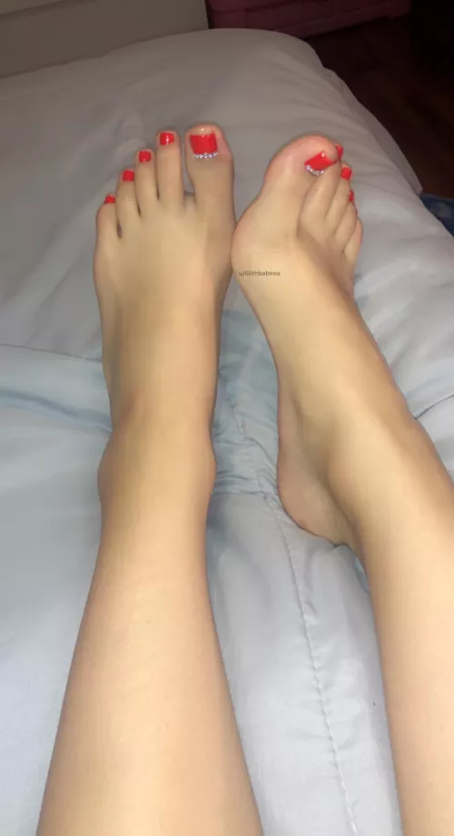 Red toes