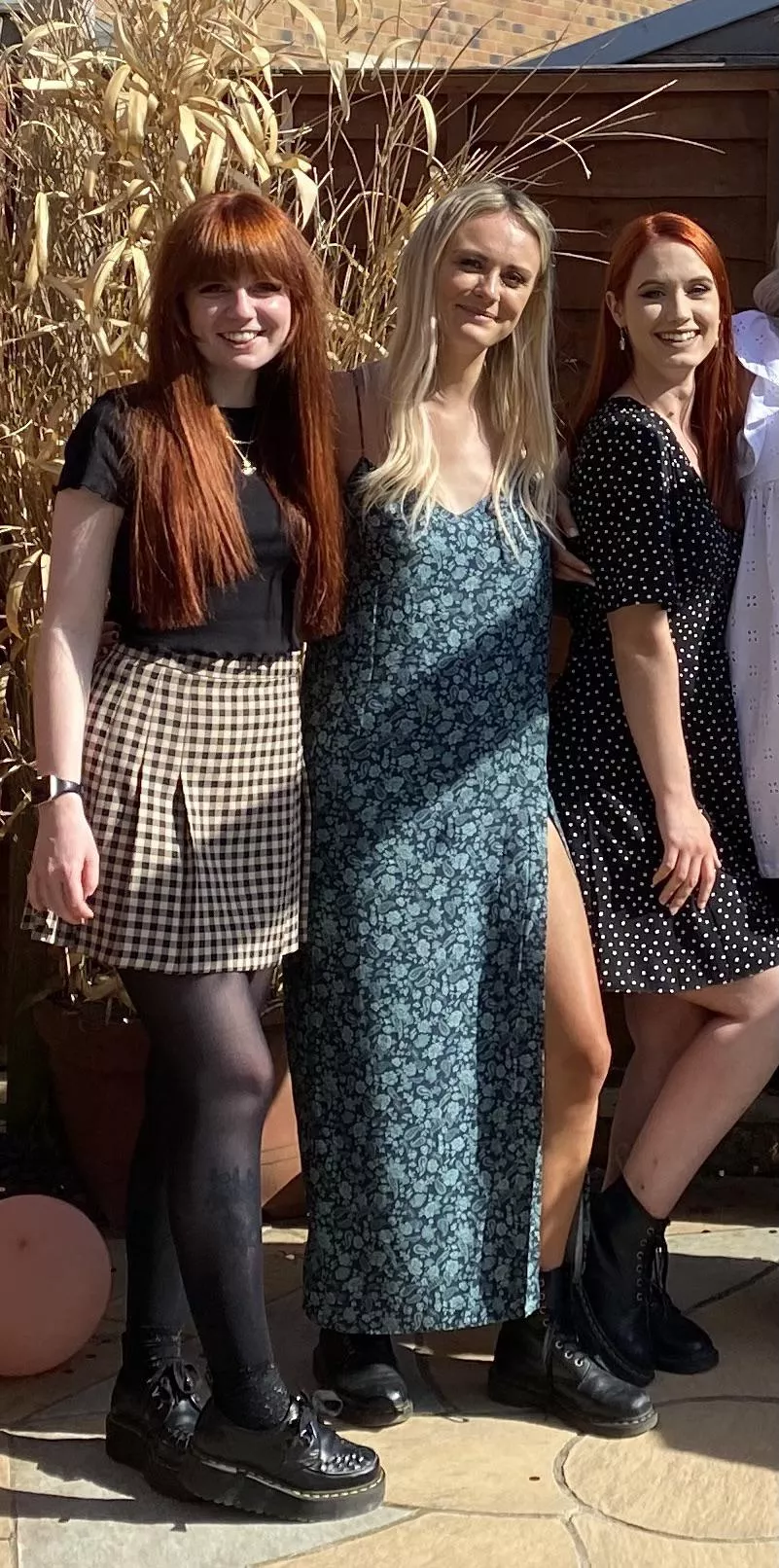 Red,blonde,red Red,blonde,red