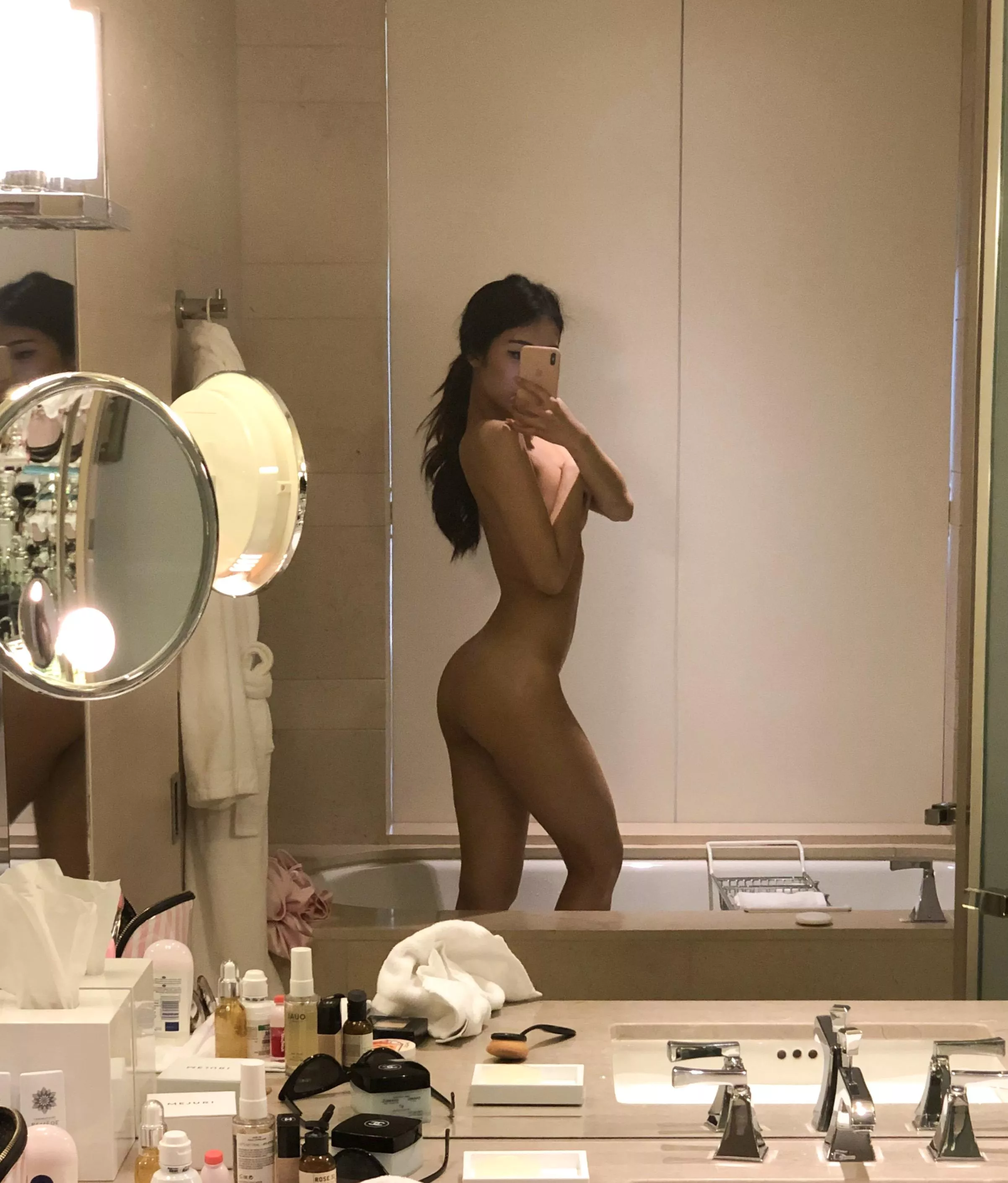 [Reddit] hmu if u want more of her... will be gooning hard tonight ?