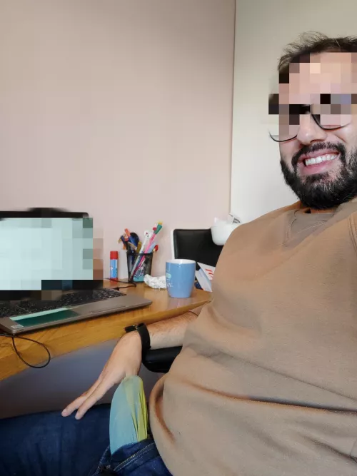 Reddit makes that my tight jeans can't keep it inside 😏😏😈😈🔥🔥