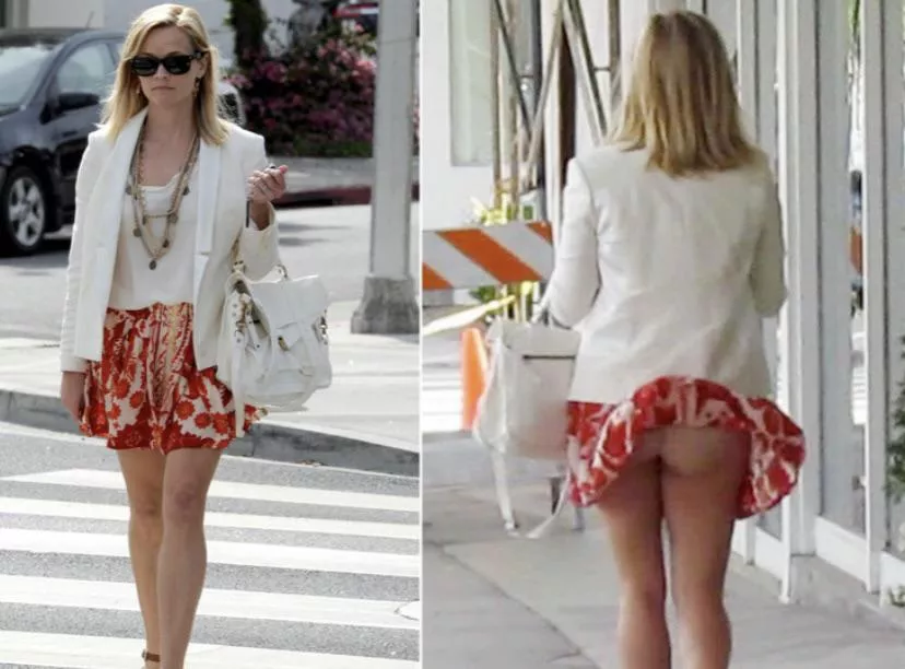Reese Witherspoon’s skirt blows up (lower quality)