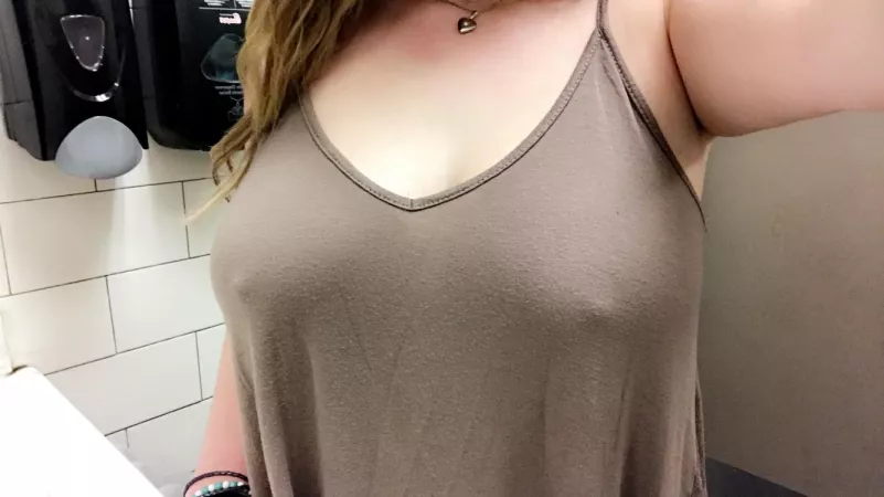 Rest stop, it doesn't get cold in (f)lorida I'm not used to this ??