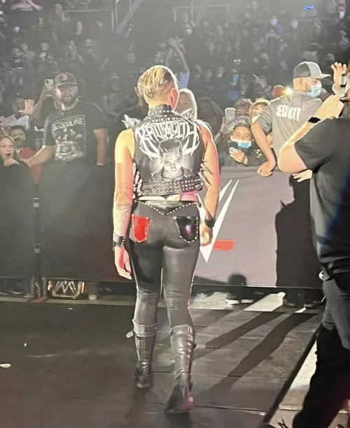 Rhea Ripley 🍑