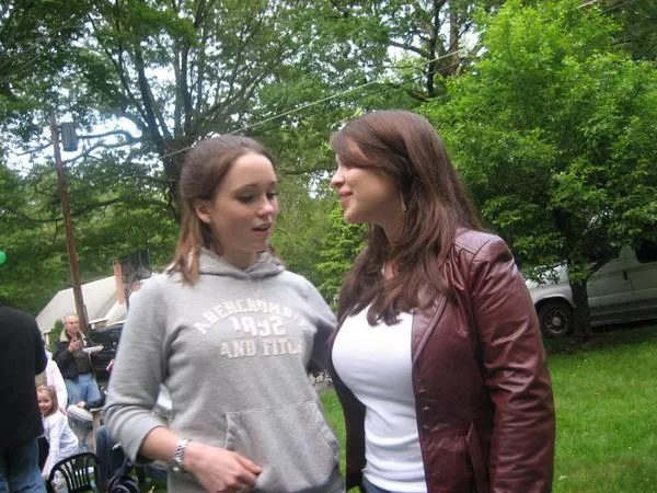 Right is not even trying to flaunt but still walks away with a complete victory