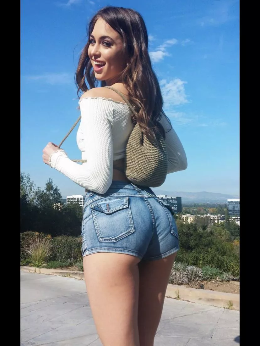 Riley Reid looking adorable, anyone want to share her butthole? Riley Reid looking adorable, anyone want to share her butthole?