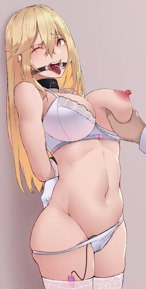 Ring gag, bra, panties, an pill vibe and squeezing. Perfect.