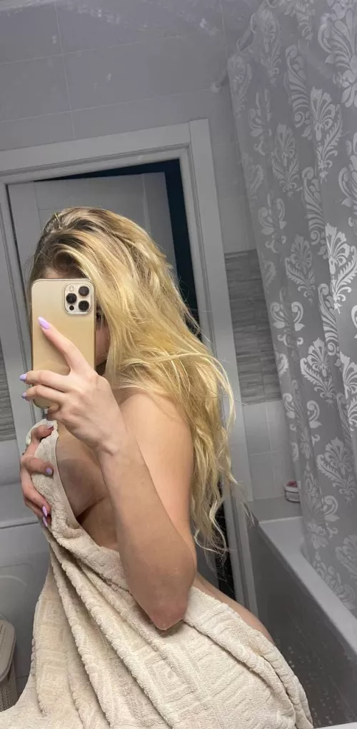 Rip off the towel and see my sweet youthful body💦🍓