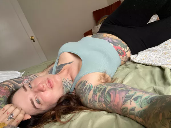 Rise & Shine π¦ time to cum on these hairy pits π