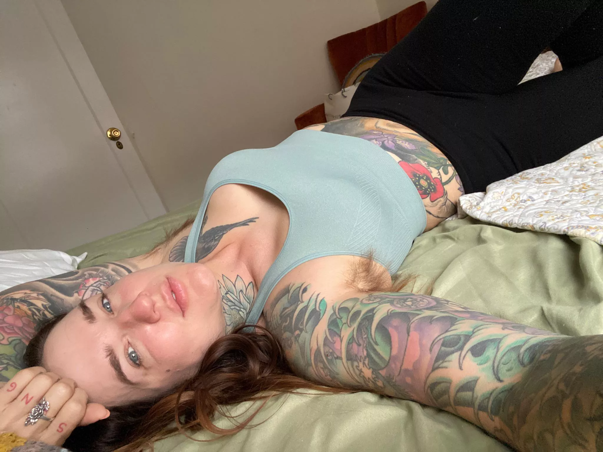 Rise & Shine π¦ time to cum on these hairy pits π Rise & Shine π¦ time to cum on these hairy pits π