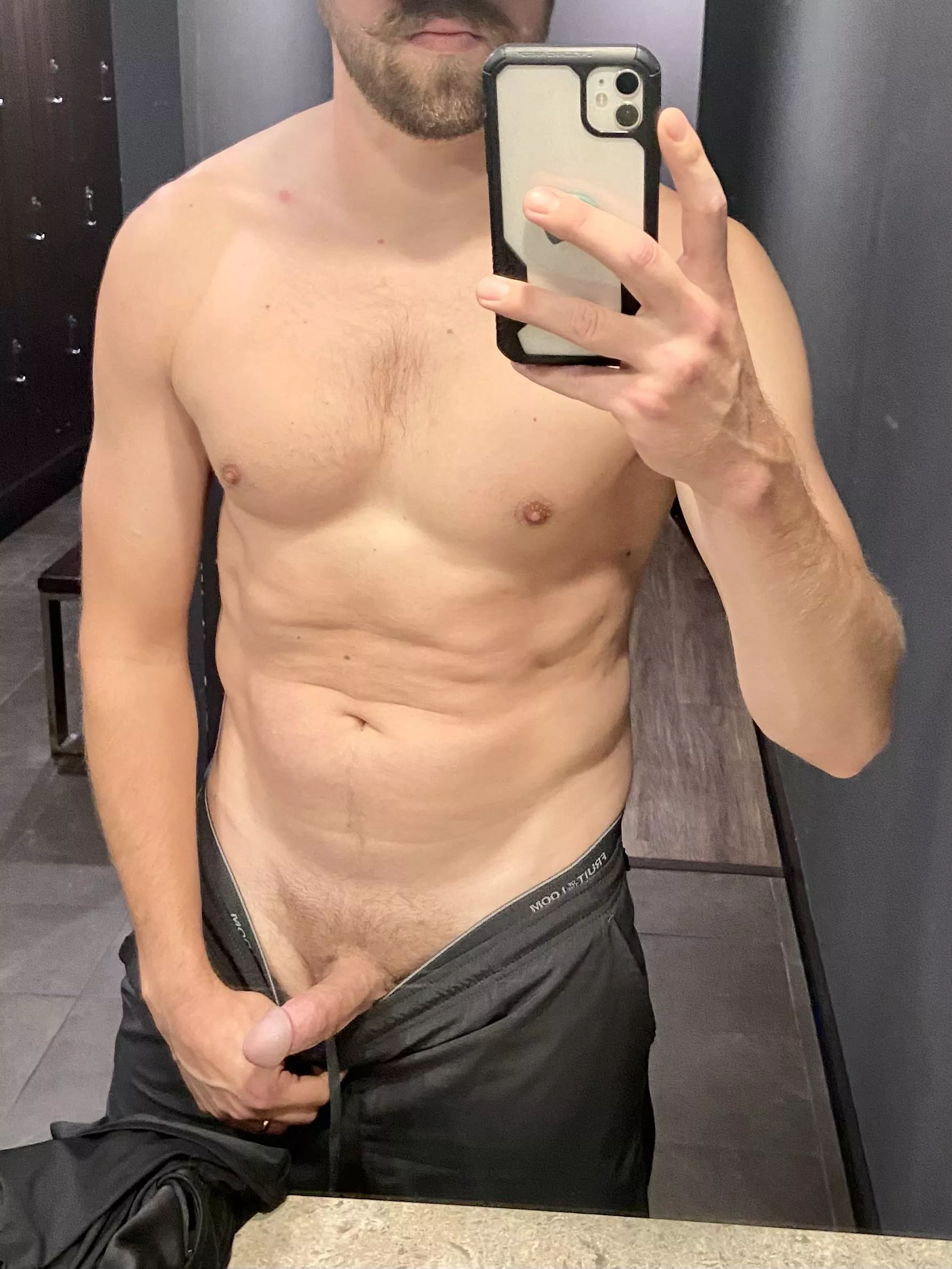 Risky gym pic (36) Risky gym pic (36)