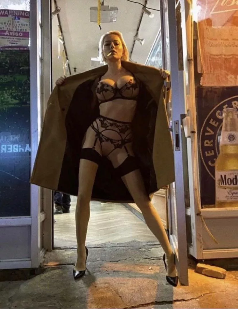 Rock hard for Caroline Vreeland Rock hard for Caroline Vreeland