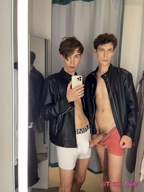 Rocked and ready for tonights upload 💦