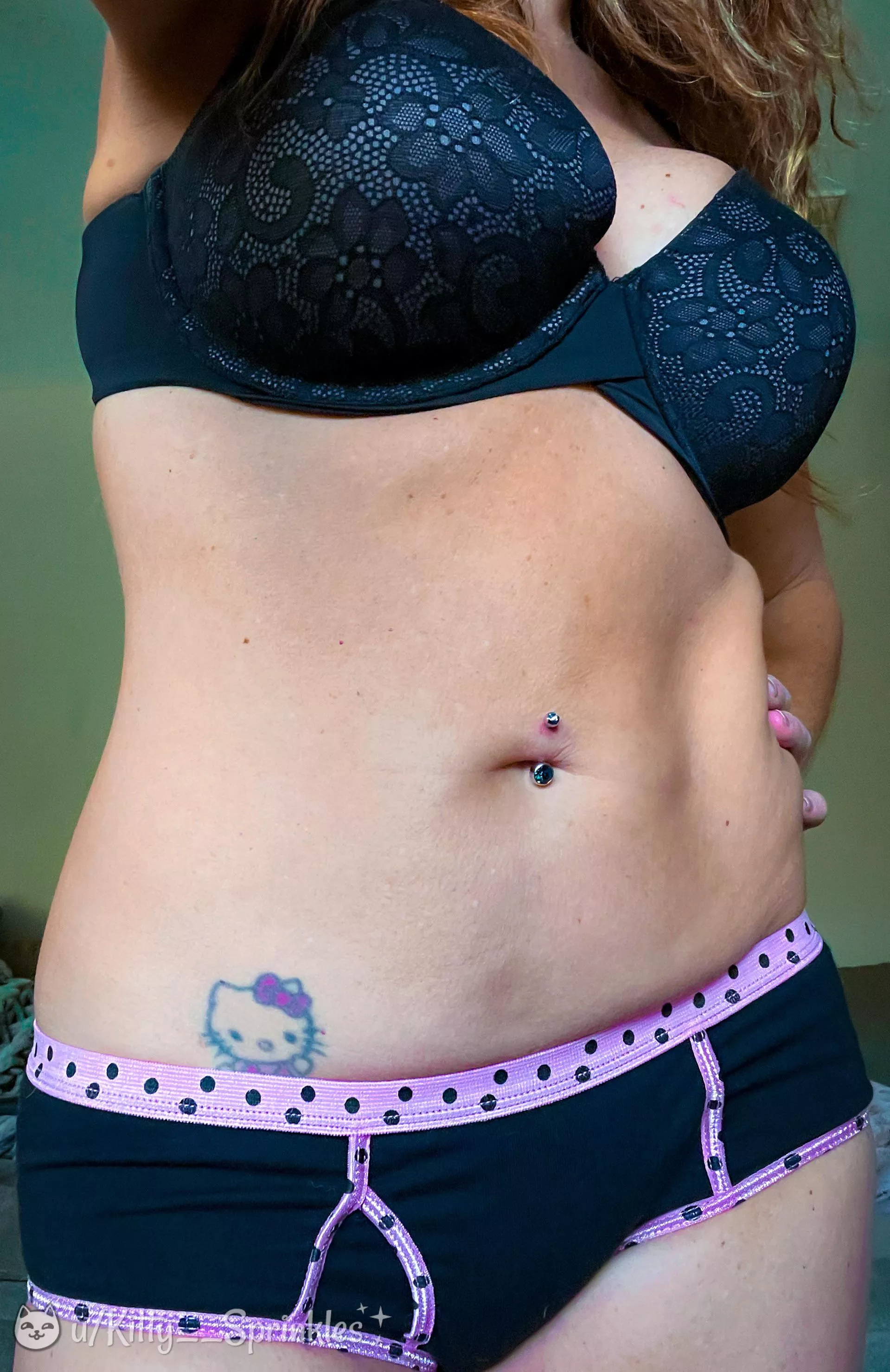 Rockin’ my cute little boy panties today! Complete with lipstick holder.(=^•^=) [f]