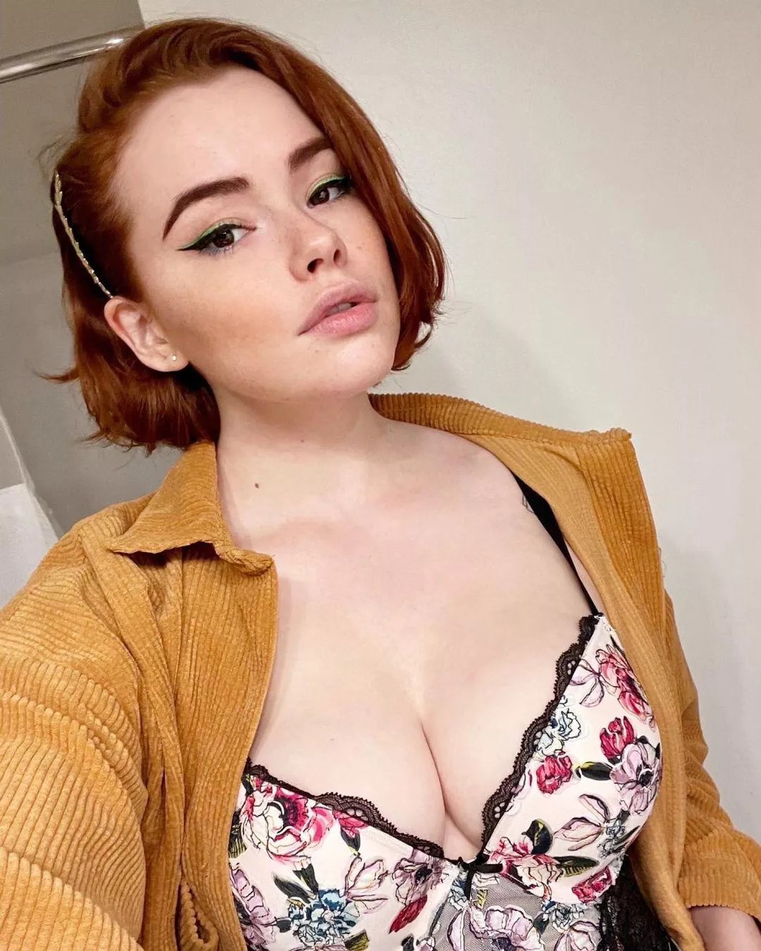 Roleplay as Sabrina Lynn for me Roleplay as Sabrina Lynn for me