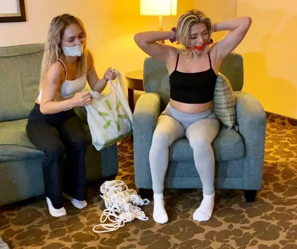 Rosie, Blake, London Evans and Kody Evans compete on out newest game show Gag a Date. Check it out at tiedtales.