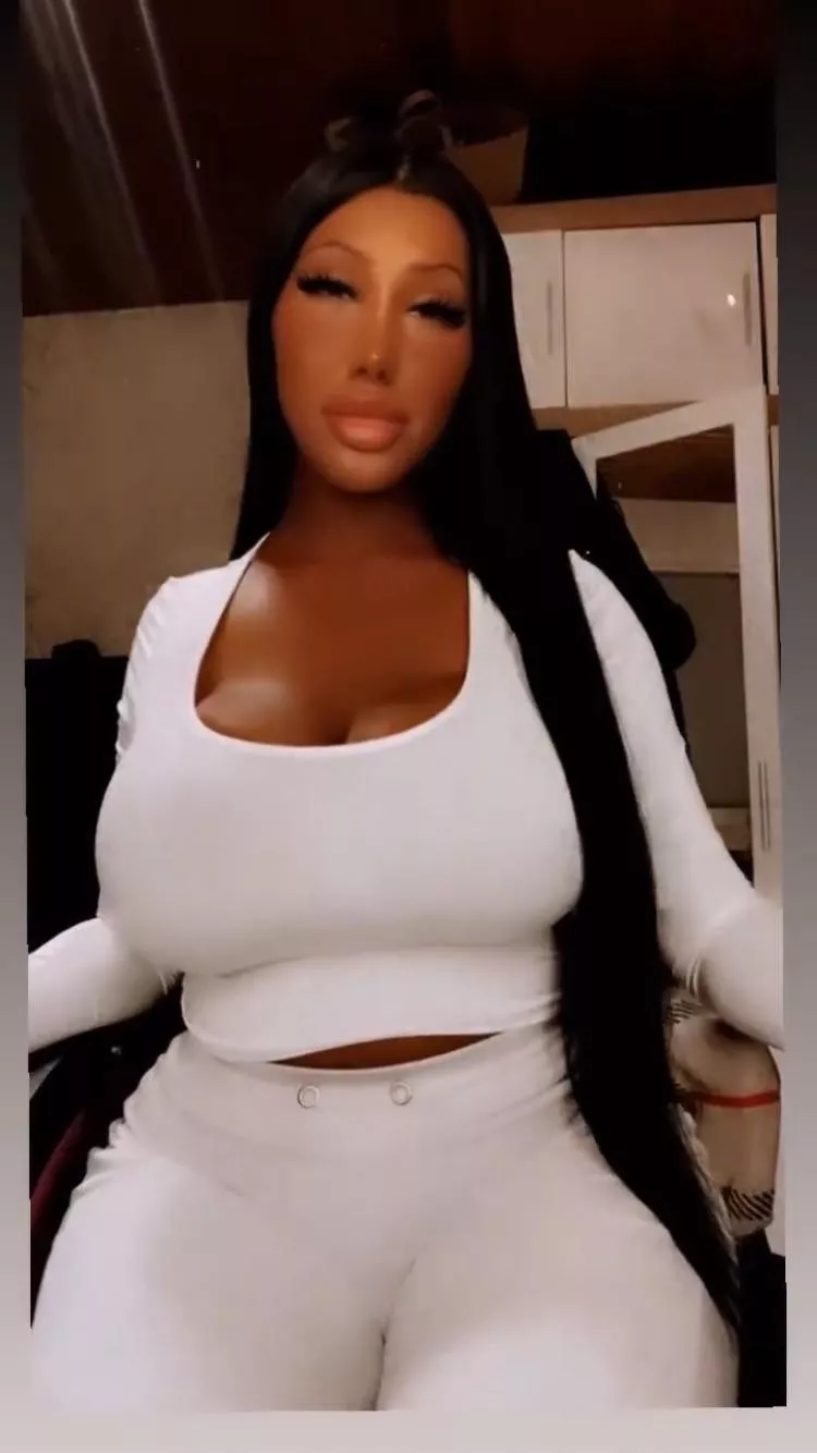 Roze vem vill ha video av henneđ€ Roze vem vill ha video av henneđ€