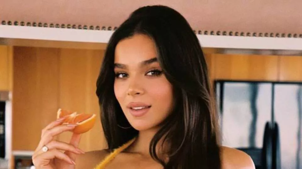 Rp and dominate me as Hailee Steinfeld Rp and dominate me as Hailee Steinfeld