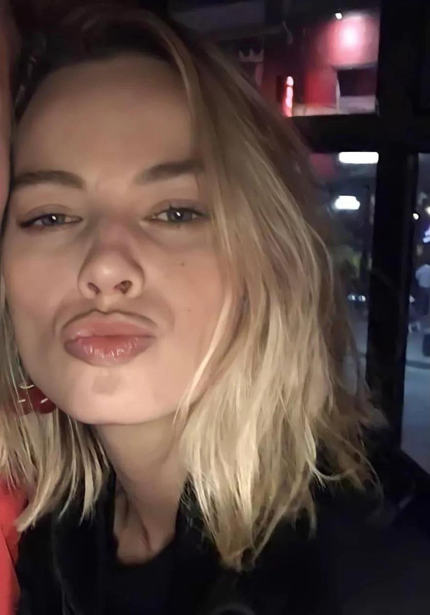 Rp Margot Robbie. I got a few ideas in mind Rp Margot Robbie. I got a few ideas in mind