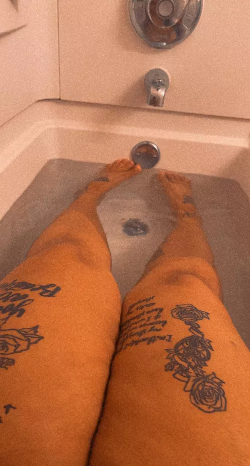 Rub my feet 💕 Rub my feet 💕