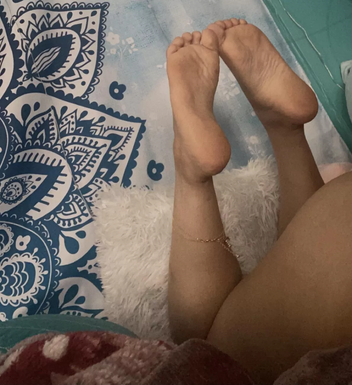 Rub my feet and my booty π Rub my feet and my booty π