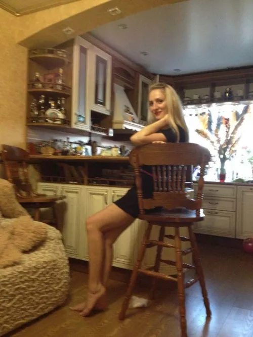 Russian slut Tanya on a visit)