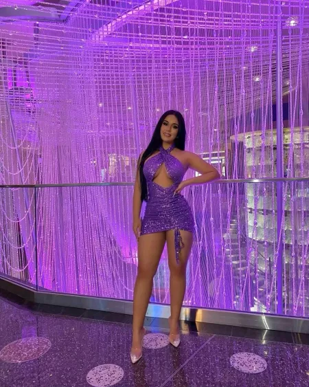 Sadey always rocks short dresses π