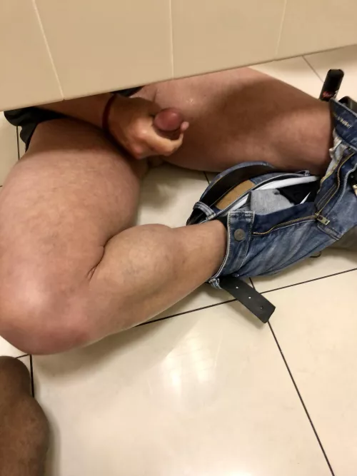 Same beefy dilf from my last post. Different location. (See previous)