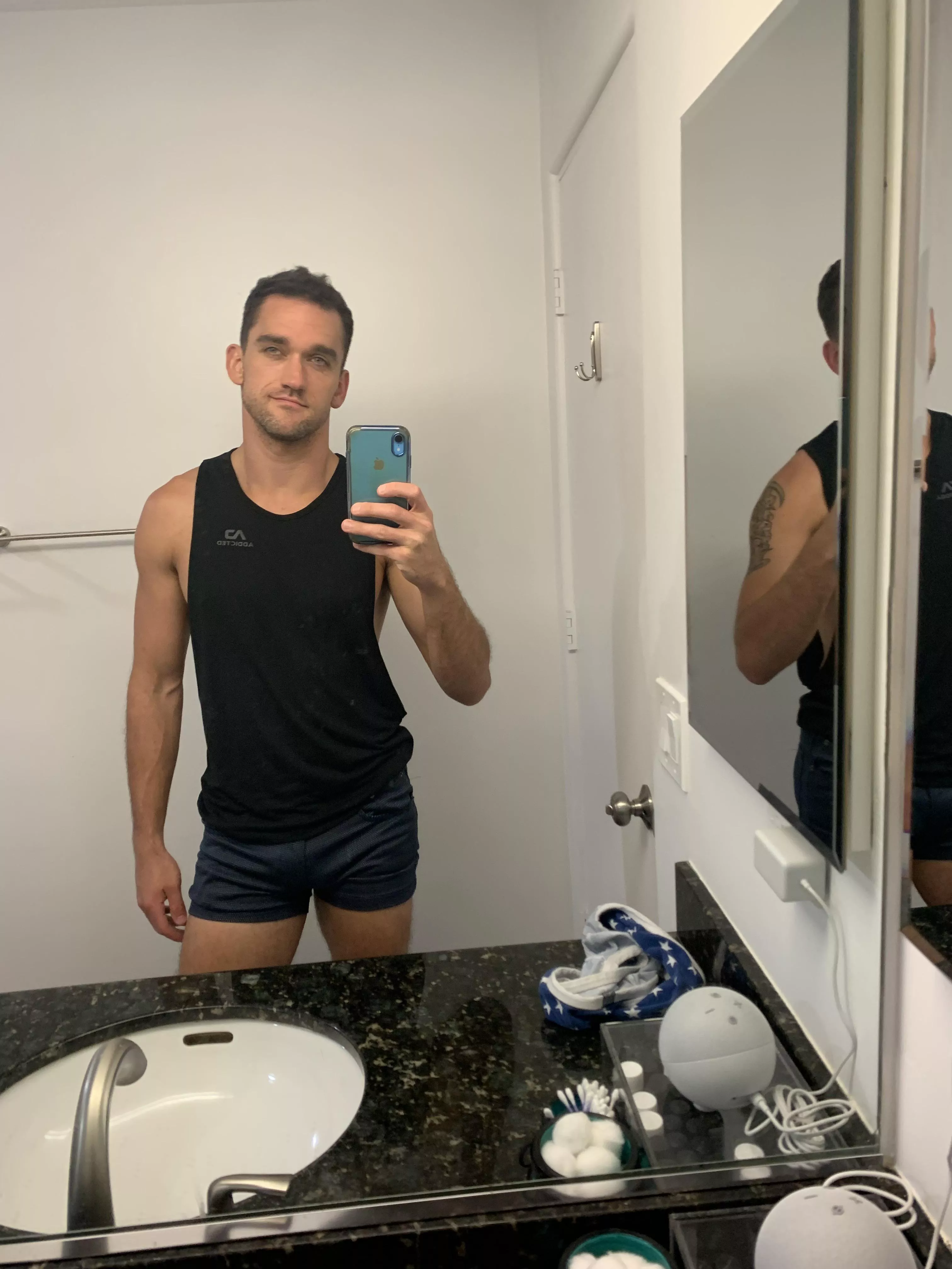 San Diego, anyone want to hit blacks beach?