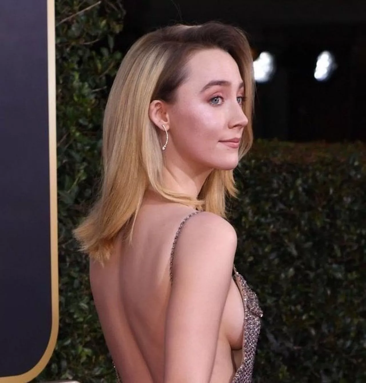 Saoirse Ronan side boob Saoirse Ronan side boob