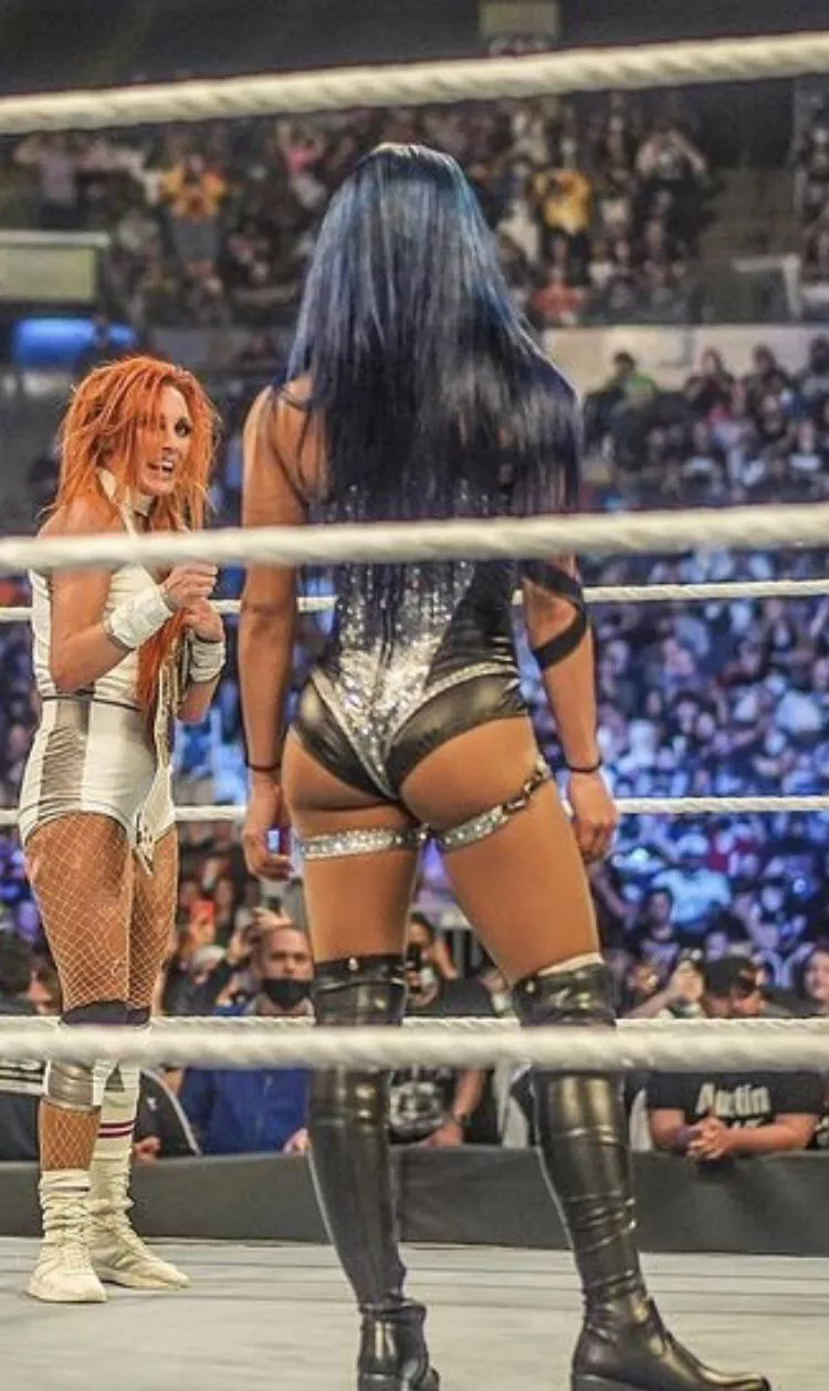 Sasha’s ass is truly phenomenal 😍